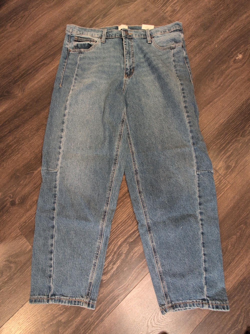 Time and Tru Women’s Blue Medium Wash Barrel Leg Stretch Denim Jeans Pockets 14